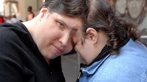 Lori et George Schappell, les plus vieux jumeaux siamois, sont morts à  l'âge de 62 ans