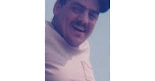 Robert Quell's Instagram, Twitter & Facebook