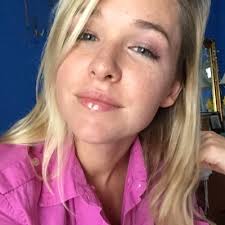 Kerry Shields's Instagram, Twitter & Facebook