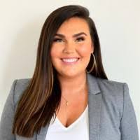 Abigail Dolinger's Instagram, Twitter & Facebook