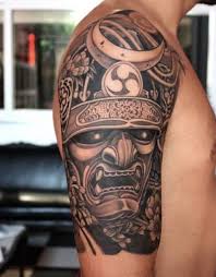 Tattoo Samurai Auf Oberarm Japanische Maske Tattoo Japanische Tattoos Japanische Krieger Tattoo