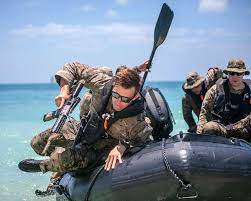 Soldiers Attending The Special Forces Combat Diver Qualification Course At The U S Army John F Kennedy Special Warfare Cen Special Forces Military Navy Seals