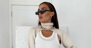 Este artículo se trata de una canción de la serie, para otras opciones haz click aquí. La Gran Tendencia De Los Manguitos De Punto Street Style