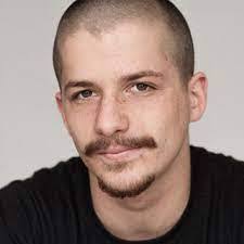 Robin Bard's Instagram, Twitter & Facebook