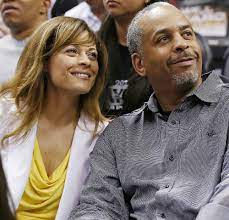 Rumors have been swirling that lebron james is recruiting golden state warriors star stephen curry to team up with him on the los angeles lakers , which is a. Watch The Curry Parents Determine Which Son To Root For In Game 1