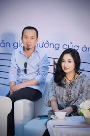 Diva thanh lam và bạn trai bác sĩ, diva hà trần, mc diễm quỳnh, á hậu hoàng anh, hh dương thuỳ linh, ca sĩ tùng dương, diễn viên quỳnh nga, mc 'chuyển động vtv24' quỳnh nga, mc mù tạt, mc phí thuỳ linh, ca sĩ dương hoàng yến, ca sĩ đinh mạnh ninh, ca sĩ lều phương anh. Diva Thanh Lam Ä'Äƒng áº£nh Tinh Tá»© Ben Báº¡n Trai