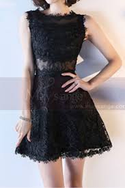Robes en dentelle longues et élégantes pour une soirée ou une cérémonie, courtes et légères en journée et au bureau. Robe Dentelle Guipure Noire Courte Avec Empiecement Transparent Ref C989 Robe De Cocktail