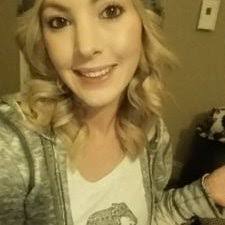 Stephanie Olney's Instagram, Twitter & Facebook