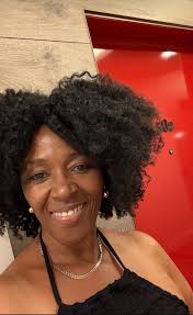 Hello, we're travelling here soon ane just wondered if there are irons in  the apartments or at reception 🥰 thank you