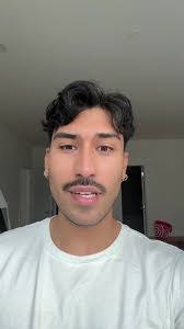 Erin Hatt's Instagram, Twitter & Facebook