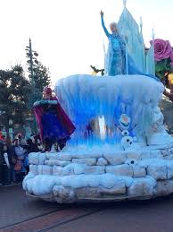 Anna Elsa On Disneyland Paris Frozen Parade Float Sparkly Ever After Disney Parade Frozen Parade Float Christmas Parade Floats