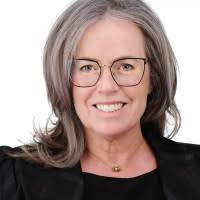 10+ "Lesley King" profiles