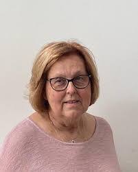 Elizabeth Scheffler's Instagram, Twitter & Facebook