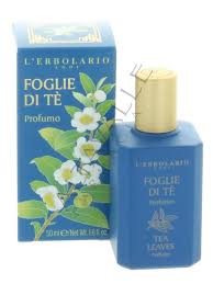 Unire queste due esperienze di benessere sarà semplice, grazie al bagnoschiuma foglie di tè, con infuso ed estratto di tè oolong, ricco di polifenoli dalle virtù antiossidanti, antiradicaliche e infine protettive. L Erbolario Foglie Di Te Profumo 50 Ml A 22 90 Su Altavalle Farmacia