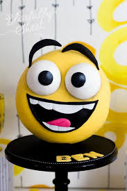 Pin Von E W Auf Emoji Emoji Torten Torte Kindergeburtstag Motivtorten