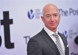 Szef amazona i najbogatszy człowiek świata jeff bezos — którego majątek szacuje się na ponad 130 mld dolarów — zorganizował zbiórkę pieniędzy na fundusz pomocy dla pracowników amazona, dotkniętych kryzysem z powodu pandemii koronawirusa. Jeff Bezos Najbogatsza Osoba W Historii Majatek Przekroczyl 200 Mld Dol Innpoland Pl