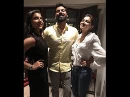 A warm welcome to you all at shabbir ahluwalia first at on kb forum. Shabbir Ahluwalia Birthday Here S How Kanchi Kaul Sriti Jha Wished The Actor Filmibeat