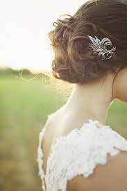 Bun It These Chic Buns Would Be The Perfect Hair Do For Your Wedding Wedpics Blog Coiffure Mariee Simple Jolie Coiffure Coiffure Mariee