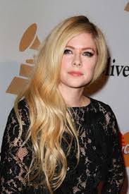 Résultat de recherche d'images pour "avril lavigne"