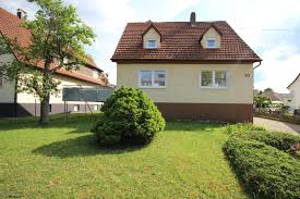 Mit ihren wunderschönen parks und grünflächen bietet diese gemeinde alles, was man sich wünschen kann, wenn man darüber nachdenkt in balingen immobilien zu kaufenkaum eine wertanlage ist so stabil, wie das eigene haus, weshalb es sehr empfehlenswert ist, in balingen immobilien zu kaufen. Haus Zu Vermieten Balinger Str 53 72336 Balingen Zollernalbkreis Mapio Net