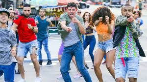 And regardless of your cultural or ethnic background, its themes easily resonate and make it one of the best and most in the heights is an upcoming 2020 american musical drama film directed by jon m. In The Heights Film 2020 Moviebreak De