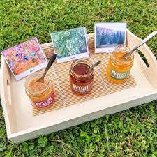 Atelier Du Gout Decouverte Des Abeilles Degustation De Miel Plateau Montessori Activite Enfant Gwenaelle Lesacdemaman Photos Et V In 2020 Bath Caddy Caddy