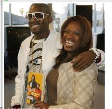 Sep 17, 2020 · kanye west's troubled mental state has been on full view in tweetstorms and on the campaign trail. Donda West Kanye S Mom Dies From Plastic Surgery Huffpost