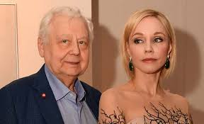 Марина зудина, актриса и вдова олега табакова, в недавнем выпуске программы судьба человека с борисом корчевниковым на телеканале россия 1 рассказала о том, риа новости, 11.03.2021. Marina Zudina Zhaleet Chto Sdelala Abort Ot Tabakova
