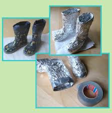 Das kleid, die leggings und der pullover sind bei dem. Verkleiden Kostum Karneval Und Fasching Diy Astronaut Stiefel Aus Alufolie Und Gummistiefel Schuhe Astronaut Diy Raum Kostume Kindergeburtstagsparty