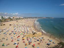 The ria de alvor (alvor estuary) is located between the towns of lagos and portimão. Praia Da Rocha Wikipedia