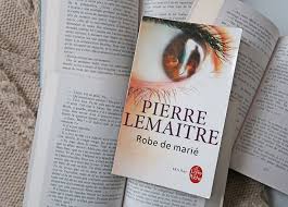 Robe de marié n é à paris, pierre lemaitre a beaucoup enseigné aux adultes, notamment les littératures française et américaine, l'analyse littéraire et la culture générale. J Ai Lu Livres Thriller Polar Top Knot And Tea Cups