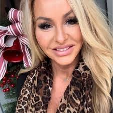 Miranda Bowling's Instagram, Twitter & Facebook