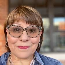 Did you know that waiting for his baby daughter Hailie, Eminem was harassed  daily by this fat kid named D'Angelo Bailey? A bully who acted obnoxious  because his father boxes, so every