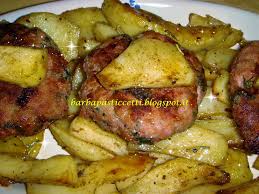 Come si cucinano gli hamburger. Hamburger Di Carne E Spinaci E Contorno Di Patate I Barba Pasticcetti