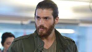 Who is the only child in can yaman family? Erkenci Kus Dizisiyle Ekrana Donen Can Yaman Hayranlarinin Tacizine Artik Dayanamadi