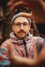 Eli Kahn's Instagram, Twitter & Facebook