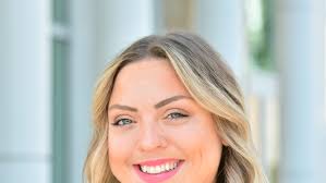 Agent with business experience joins Michael Saunders in Longboat Key