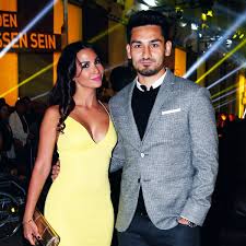 Scroll down and check out her athletic body, short and/or medium dark brown hairstyles & haircuts. Sila Sahin Ilkay Gundogan Ist Das Der Wahre Trennungsgrund Bunte De