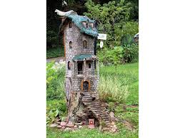 Si votre arbre est mort mais ne représente aucun danger, vous pouvez tout de même le conserver et y faire. Decouvrez Des Idees Pour Donner Une Seconde Vie A Une Souche D Arbre 36 Idees