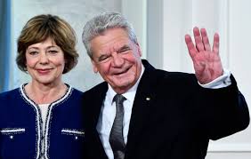 Joachim gauck on wn network delivers the latest videos and editable pages for news & events, including entertainment, music, sports, science and more, sign up and share your playlists. Topf Voll Gold Liebesdrama Bei Joachim Gauck Grosse Aussprache In Sudtirol Detektor Fm Das Podcast Radio