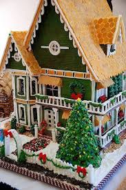 15 Amazing Gingerbread Houses Gingerbread House Decorations Christmas Gingerbread House Gingerbread House Cookies