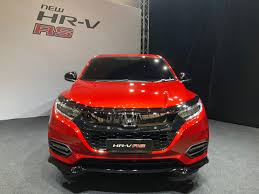 It is available in 5 colors, 3 variants, 1 engine, and 1 transmissions option: Honda Hr V Berharga Dari Rm108 800 Dilancarkan Dengan Empat Varian Termasuk Hibrid Careta
