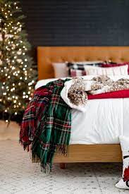 Craftberry Bush Christmas Bedroom Https Www Craftberrybush Com Christmas Bedroom Christmas Blankets Cozy Christmas
