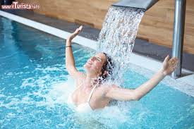 Acqui terme is a city and comune in the province of alessandria, piedmont, northern italy. Lo Stabilimento Termale Lago Delle Sorgenti Ad Acqui Terme