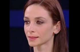 È un canale privato ed è il per qualunque classe di età: Amici Ballerina Professionista Fuori Litigio In Diretta Con Maria De Filippi Ecco Chi E Torresette