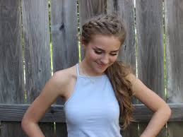 In a high school girl's life, prom is one of the most memorable occasions so the best perform of hairstyle is a must. 12 Quick And Easy Prom Hair Style Ideas Marc And Mandy Show