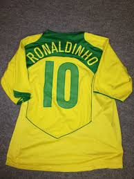 The shirt has official name and number from 10r impossible to find. Authentic Brazil Home Shirt 2004 2005 Ronaldinho 10 Catawiki