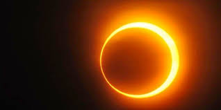 Di saat itulah bulan berada di titik 180 derajat dari posisi matahari di langit bumi. 16 Gambar Gerhana Matahari Cincin Salah Satu Gambar Matahari Cincin Yang Bisa Kita Tunggu Adalah Pada 26 September 2019 Gerhana Matahari Bulan Purnama Gambar