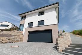 Stadtvilla Haus Mit Garage Aussenansicht Massiv Gebaut Haus Haus Hanglage Haus Bauen
