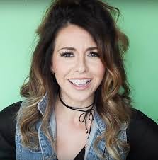 Ashley Renna's Instagram, Twitter & Facebook